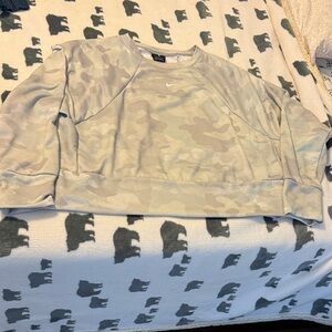 Dri fit Nike Light Gray Camo Sweatshirt